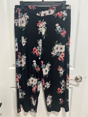 J. Jill Black Wide-Leg Pants with Pink, Blue & White Floral Print